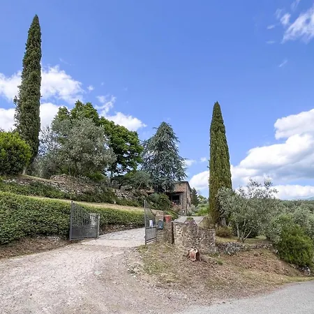 3 Bedroom Awesome In * Loro Ciuffenna