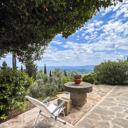 3 Bedroom Awesome In Casa vacanze Loro Ciuffenna