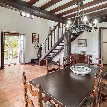 Casa vacanze 3 Bedroom Awesome In Loro Ciuffenna