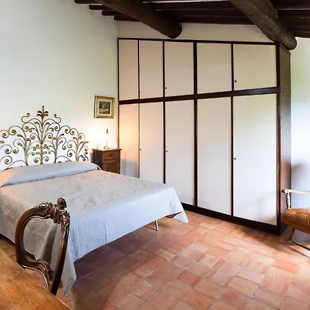3 Bedroom Awesome In Casa vacanze Loro Ciuffenna